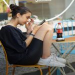 50代女性がマッチングアプリを怖いと感じたら。現実を見ながら安全に始める5つの線引き