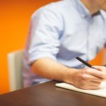 仕事を辞めたい40代女性が退職前に確認する家計と相談先